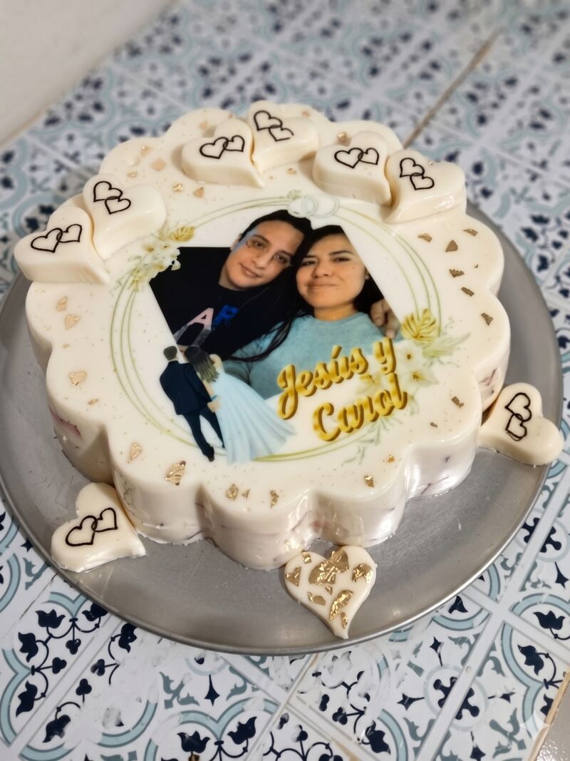 Gelatina de boda con foto comestible de los novios